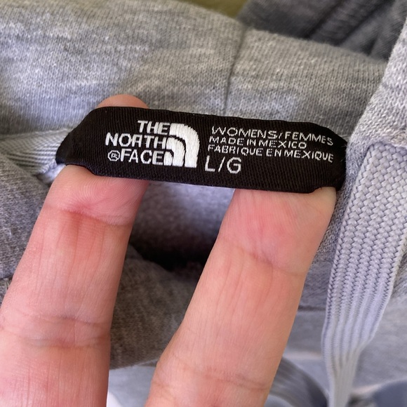 The North Face USA Sweatshirt - Picture 2 of 5